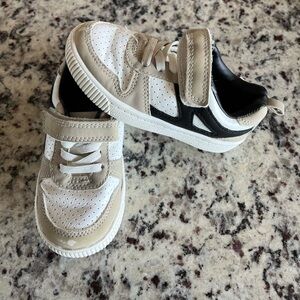 Carter's Kids Sneakers in White and Tan